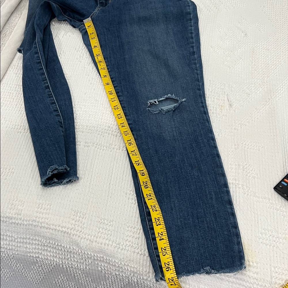 Women’s Levi's Blue Distressed Ankle & Cropped Jeans Size 33 - Picture 5 of 8